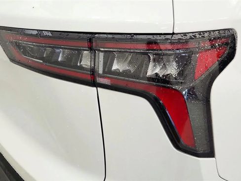 Used 2026 Chevrolet Equinox LT FWD image 15