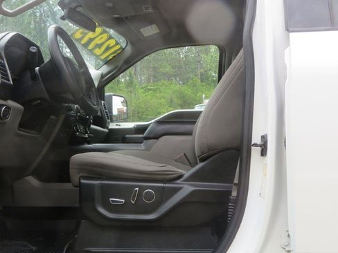 Used 2017 Ford F150 XLT w/ Equipment Group 302A Luxury AWD/4WD image 11