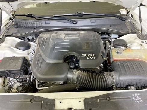 Used 2019 Dodge Charger SXT w/ Cold Weather Package image 16