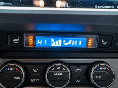 Certified 2023 Toyota Tacoma TRD Off-Road image 24