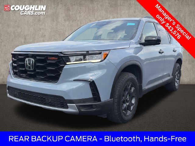 Used 2025 Honda Pilot TrailSport image 3