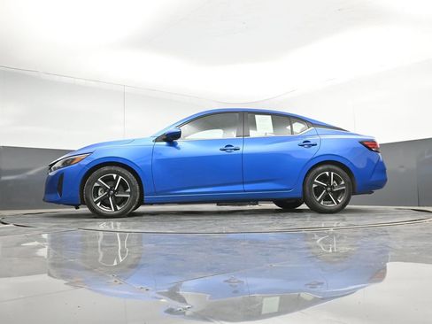 Used 2025 Nissan Sentra SV FWD image 40