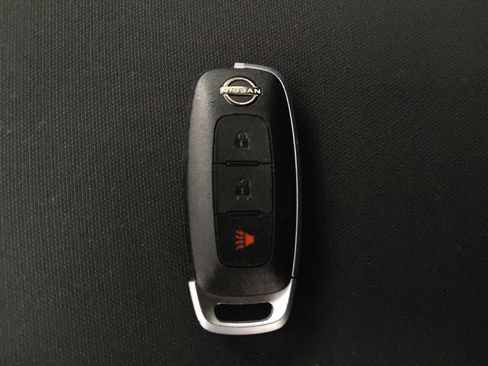 Used 2024 Nissan Rogue S FWD image 32