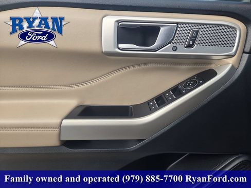 Used 2024 Ford Explorer Limited AWD/4WD image 16