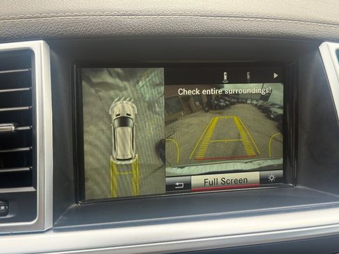 Used 2014 Mercedes-Benz GL 550 4MATIC image 37