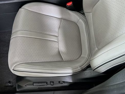 Certified 2024 Honda Pilot Elite image 31