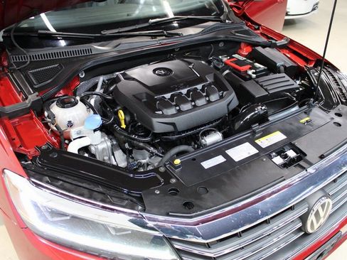 Used 2022 Volkswagen Passat 2.0T image 30