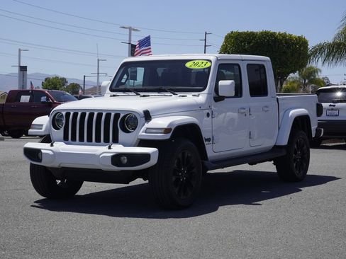 Certified 2023 Jeep Gladiator Overland AWD/4WD image 8