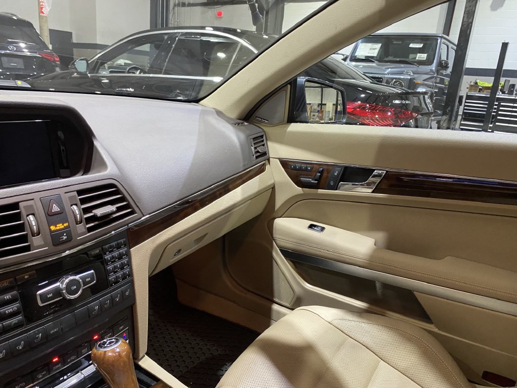 Used 2013 Mercedes-Benz E 550 Cabriolet image 4