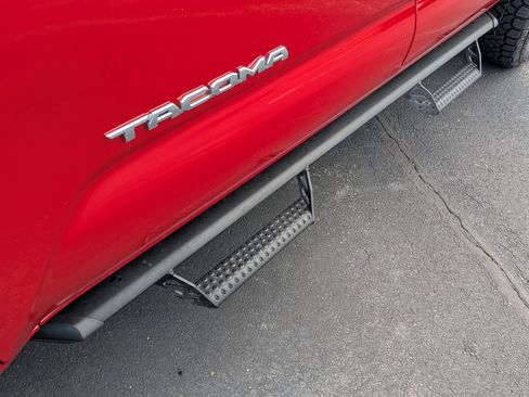 Certified 2023 Toyota Tacoma TRD Off-Road AWD/4WD image 26