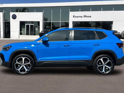 Used 2025 Volkswagen Taos SEL AWD/4WD image 7