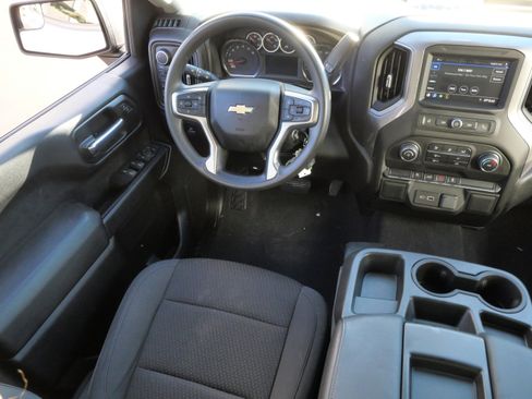 Used 2022 Chevrolet Silverado 1500 Custom w/ Safety Confidence Package image 9