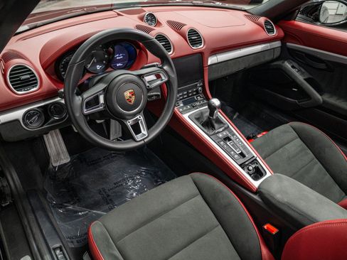 Used 2023 Porsche 718 Boxster Spyder RWD image 12