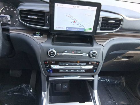Used 2020 Ford Explorer Limited AWD/4WD image 22