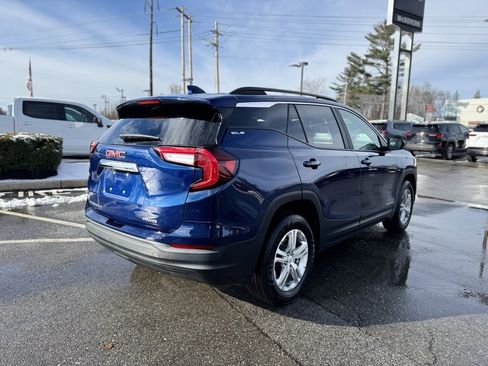 Used 2022 GMC Terrain SLE w/ Driver Convenience Package image 7