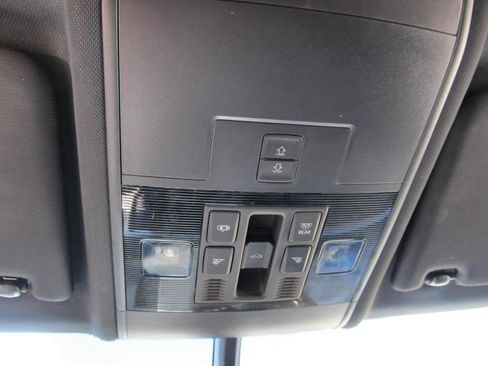 Used 2022 Volkswagen Atlas Cross Sport SE image 75