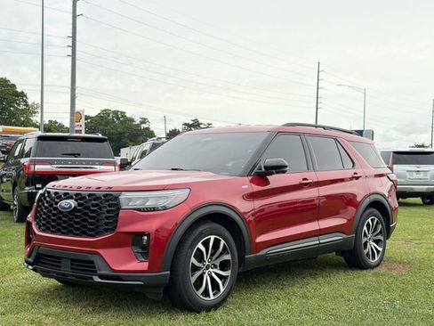 Used 2025 Ford Explorer ST-Line w/ Premium Package RWD image 16