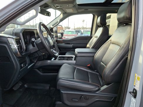 Used 2025 Ford F350 Lariat w/ Lariat Ultimate Package image 13