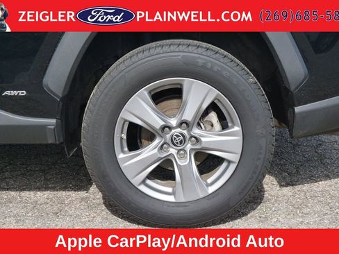 Used 2022 Toyota RAV4 LE AWD/4WD image 9