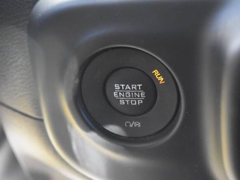 Used 2022 Jeep Wrangler Unlimited Sahara w/ Cold Weather Group AWD/4WD image 30