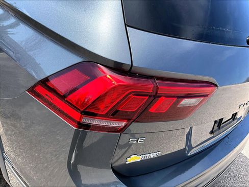 Used 2023 Volkswagen Tiguan SE R-Line image 33
