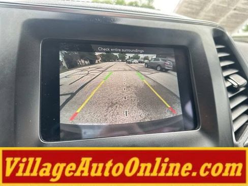 Used 2021 Jeep Cherokee Latitude Lux FWD image 21
