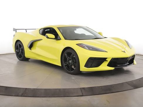Used 2021 Chevrolet Corvette Stingray Coupe w/ 1LT RWD image 2