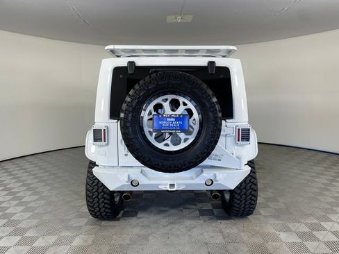 Used 2016 Jeep Wrangler Unlimited Rubicon AWD/4WD image 15