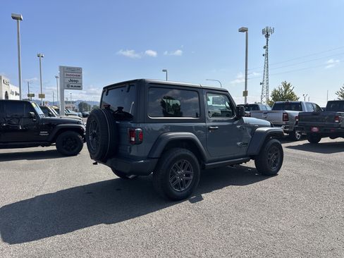 Used 2024 Jeep Wrangler Sport S image 6