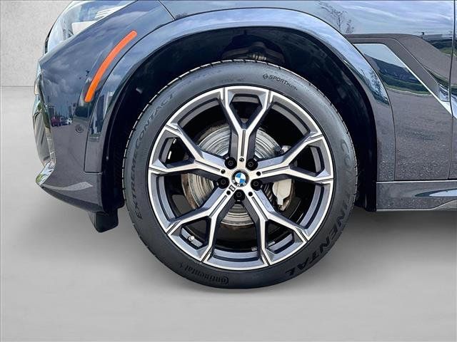 Used 2022 BMW X6 xDrive40i w/ M Sport Package AWD/4WD image 10