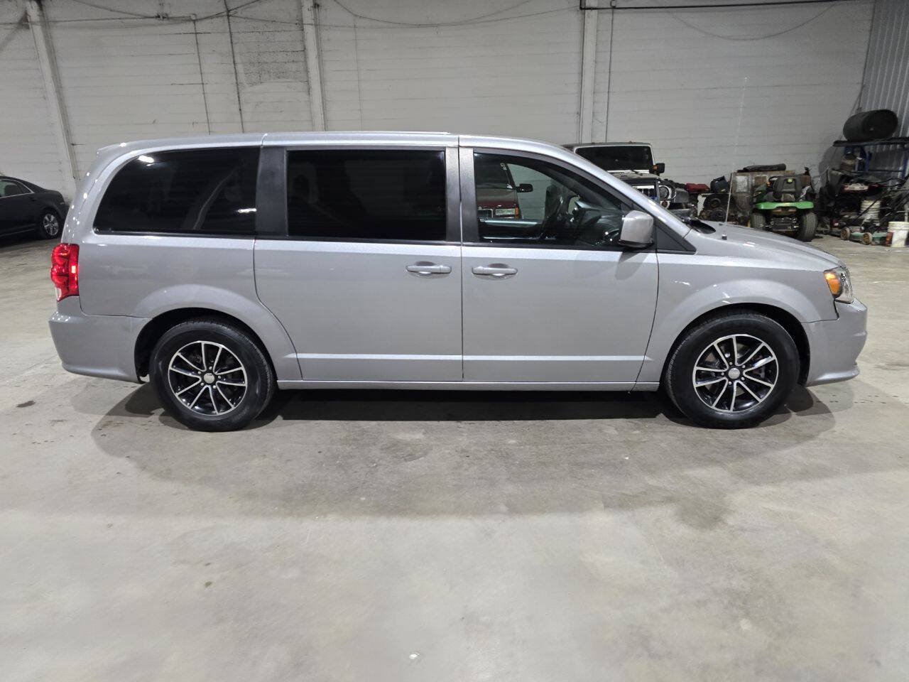 Used 2018 Dodge Grand Caravan GT FWD image 15