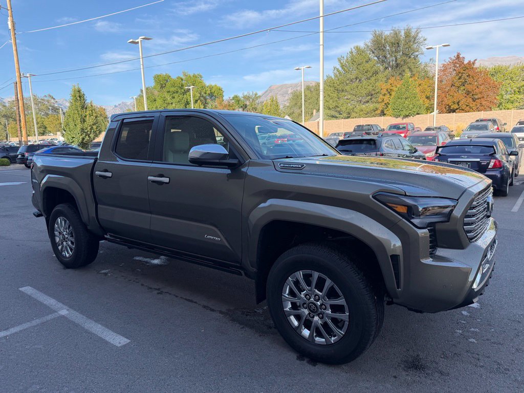 Used 2025 Toyota Tacoma Limited AWD/4WD image 7