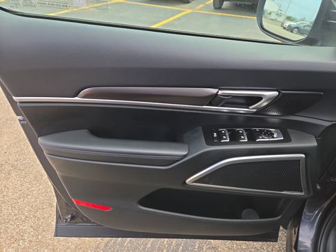 Used 2025 Kia Telluride S image 6