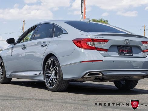 Used 2022 Honda Accord Touring image 16