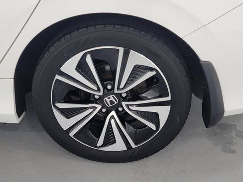 Used 2018 Honda Civic EX-L image 10