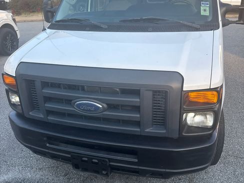 Used 2013 Ford E-150 and Econoline 150 image 2