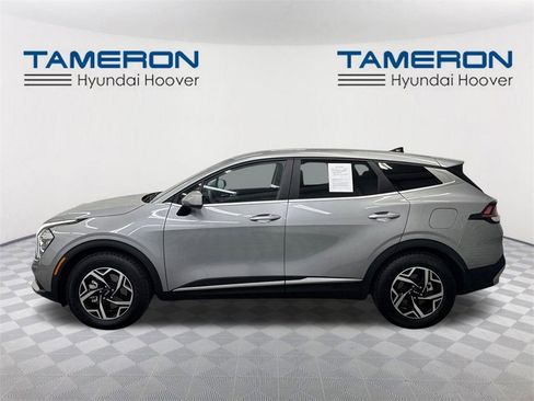 Used 2023 Kia Sportage LX image 2