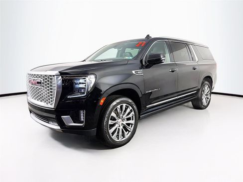 Used 2021 GMC Yukon XL Denali w/ Denali Premium Package image 3