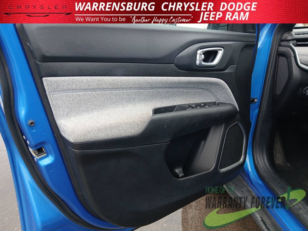 Used 2024 Jeep Compass Latitude AWD/4WD image 12
