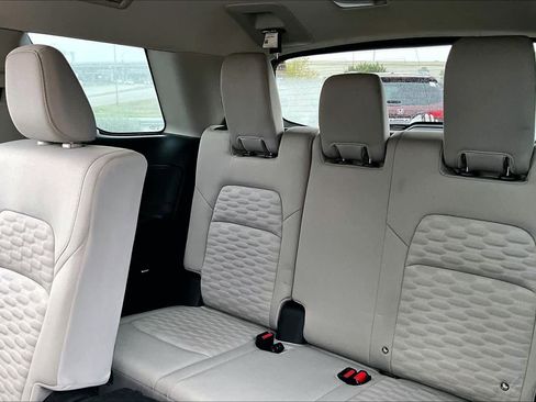 Certified 2022 Nissan Pathfinder SV image 34