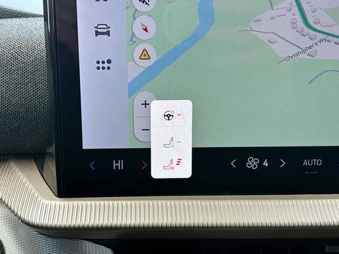 Used 2025 Ford Explorer Active w/ Active Comfort Package image 27