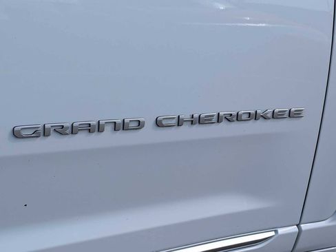 Used 2025 Jeep Grand Cherokee Summit image 11