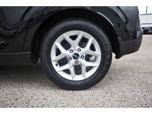 Used 2023 Kia Soul LX w/ LX Technology Package image 28