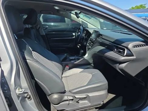 Used 2021 Toyota Camry SE FWD image 14