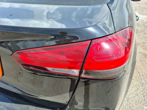 Used 2018 Kia Forte LX FWD image 11