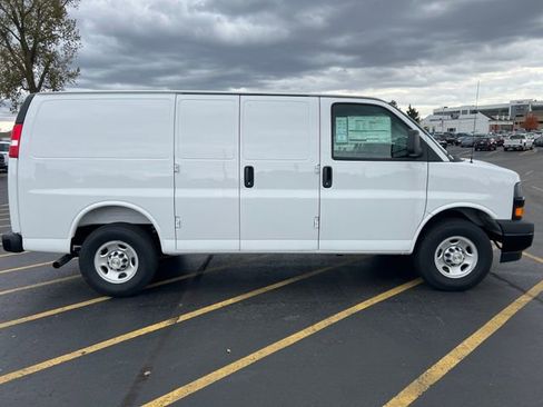 New 2025 Chevrolet Express 2500 Work Van w/ Driver Convenience Package image 7