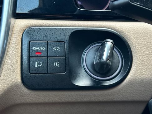Certified 2023 Porsche Cayenne AWD/4WD image 30