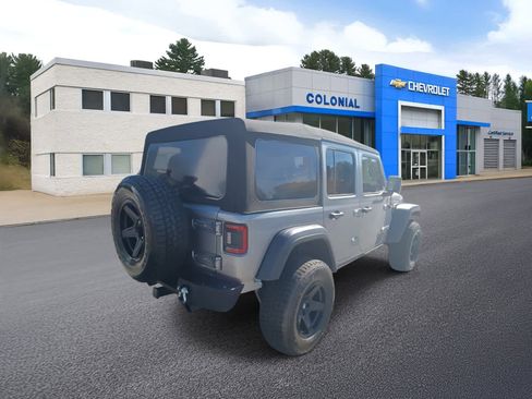 Used 2019 Jeep Wrangler Unlimited Sport S image 4