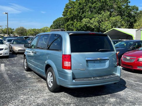 Used 2008 Chrysler Town & Country LX image 6