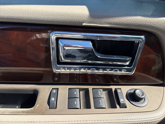 Used 2013 Lincoln Navigator L 2WD w/ HD Trailer Tow Pkg image 20